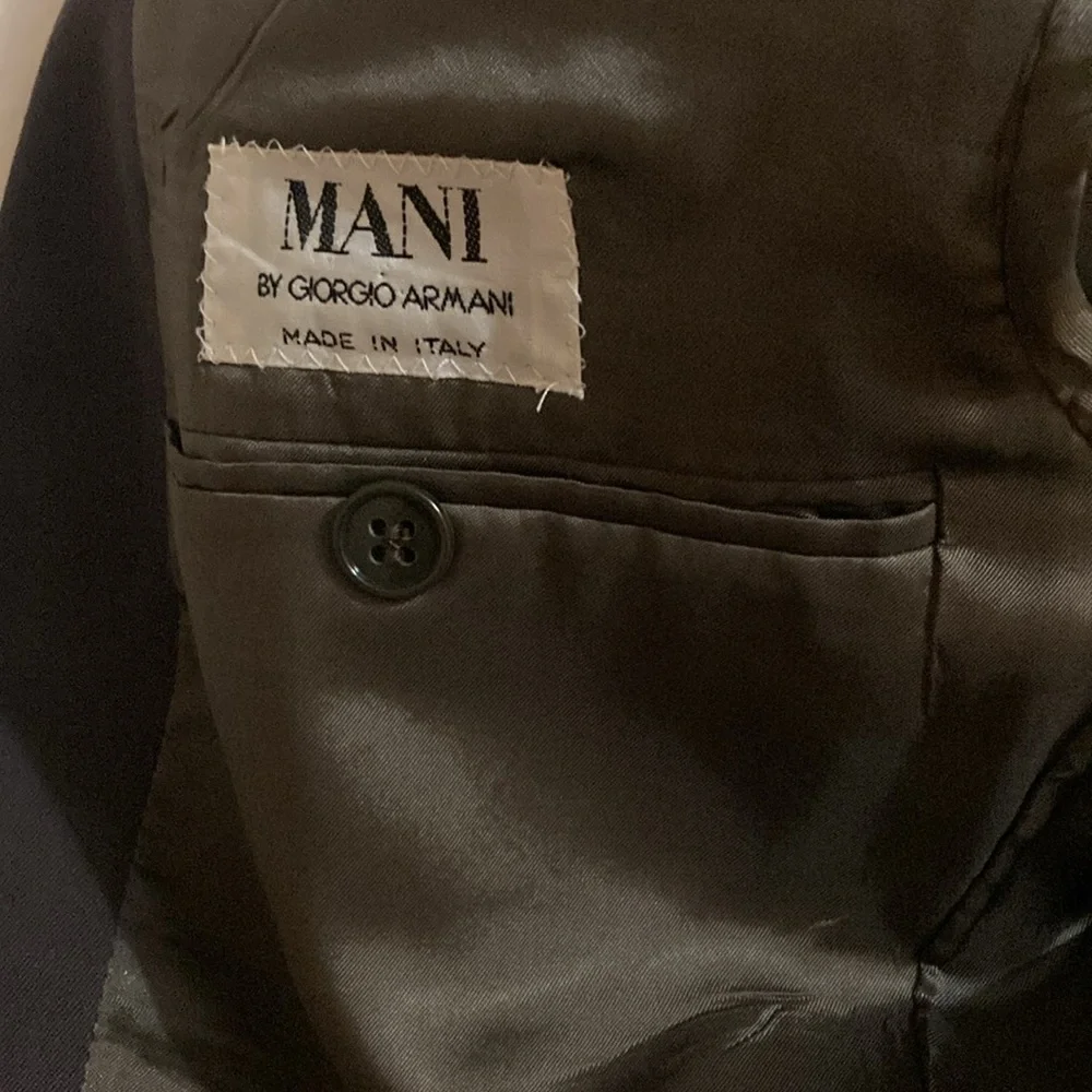 Mani by Georgio Armani suit, charcoal, jacket 38 or 40 - Picture 10 of 16